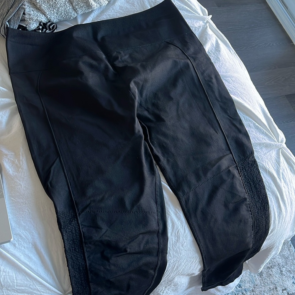 Fabletics black leggings detailed seem